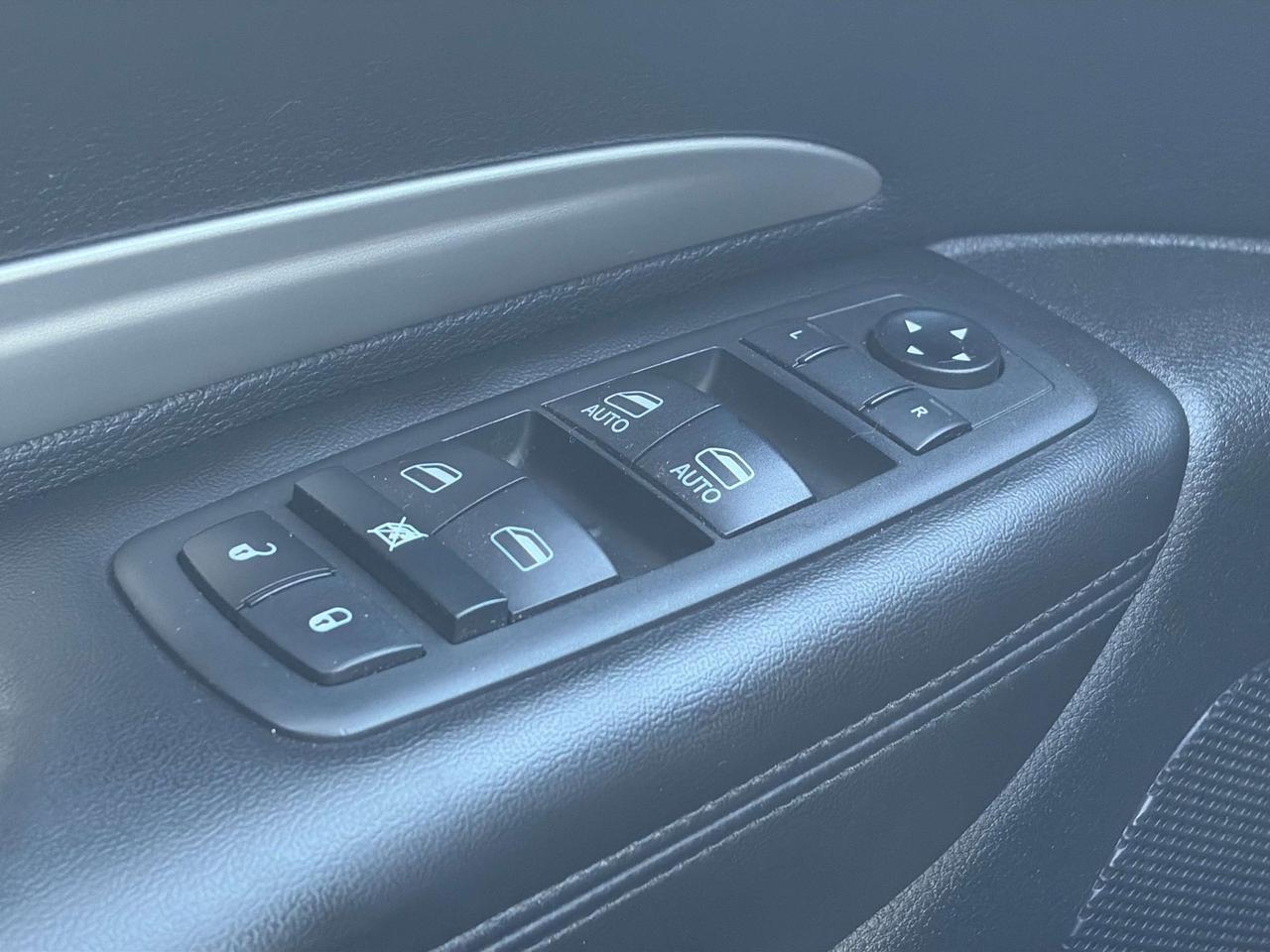 2020 Dodge Durango SXT, CLEAN CARFAX, POWER SEATS, BACK UP CAMERA! - Photo #18