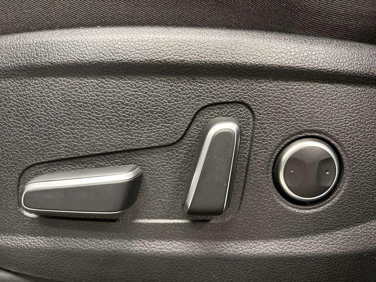 2023 Hyundai PALISADE AWD | 8-PASS | SUNROOF | HTD SEATS | CARPLAY | NAV Photo