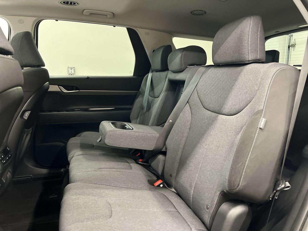 2023 Hyundai PALISADE AWD | 8-PASS | SUNROOF | HTD SEATS | CARPLAY | NAV Photo