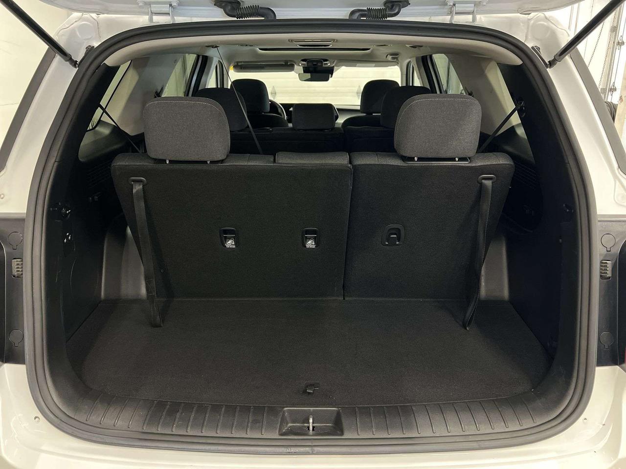 2023 Hyundai PALISADE AWD | 8-PASS | SUNROOF | HTD SEATS | CARPLAY | NAV Photo