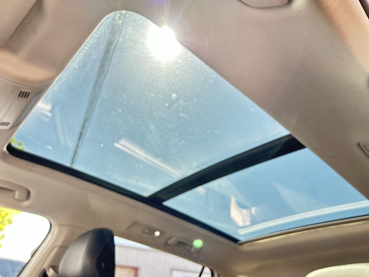 2018 Volkswagen Tiguan COMFORTLINE AWD | LOW KMS! | LEATHER | PANO ROOF Photo