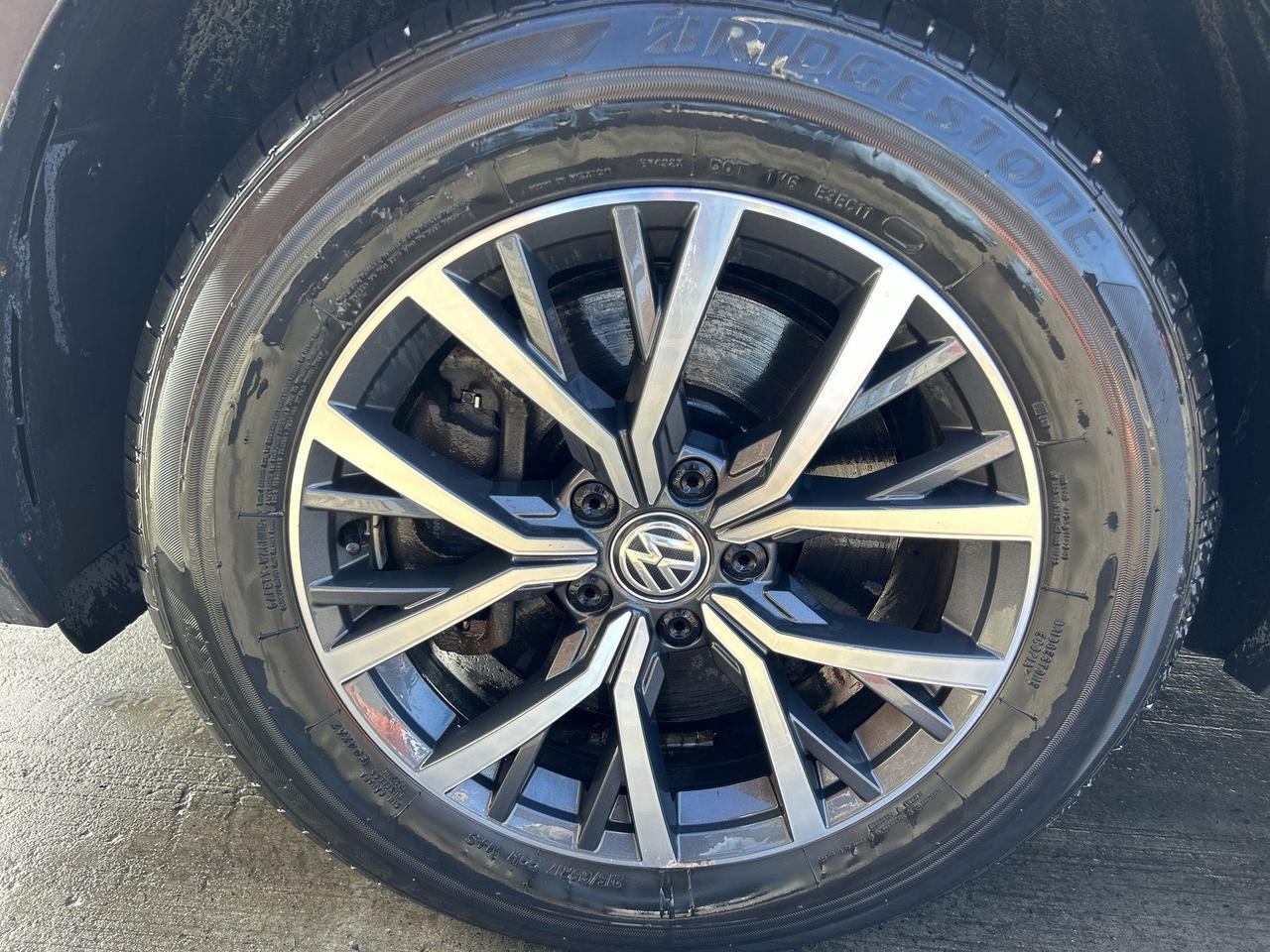 2018 Volkswagen Tiguan COMFORTLINE AWD | LOW KMS! | LEATHER | PANO ROOF Photo