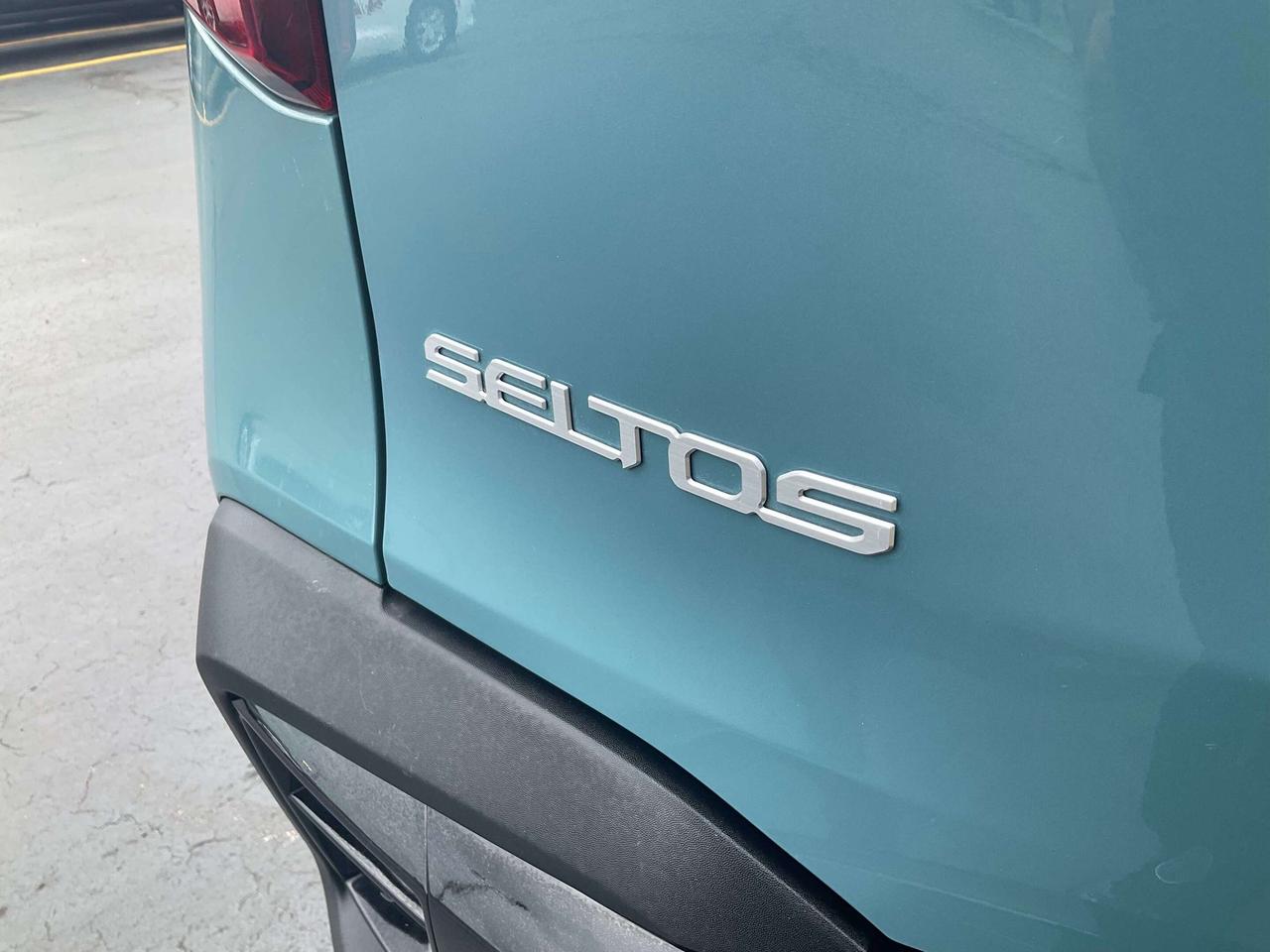 2024 Kia Seltos LEATHER / HEATED SEATS / SUNROOF Photo