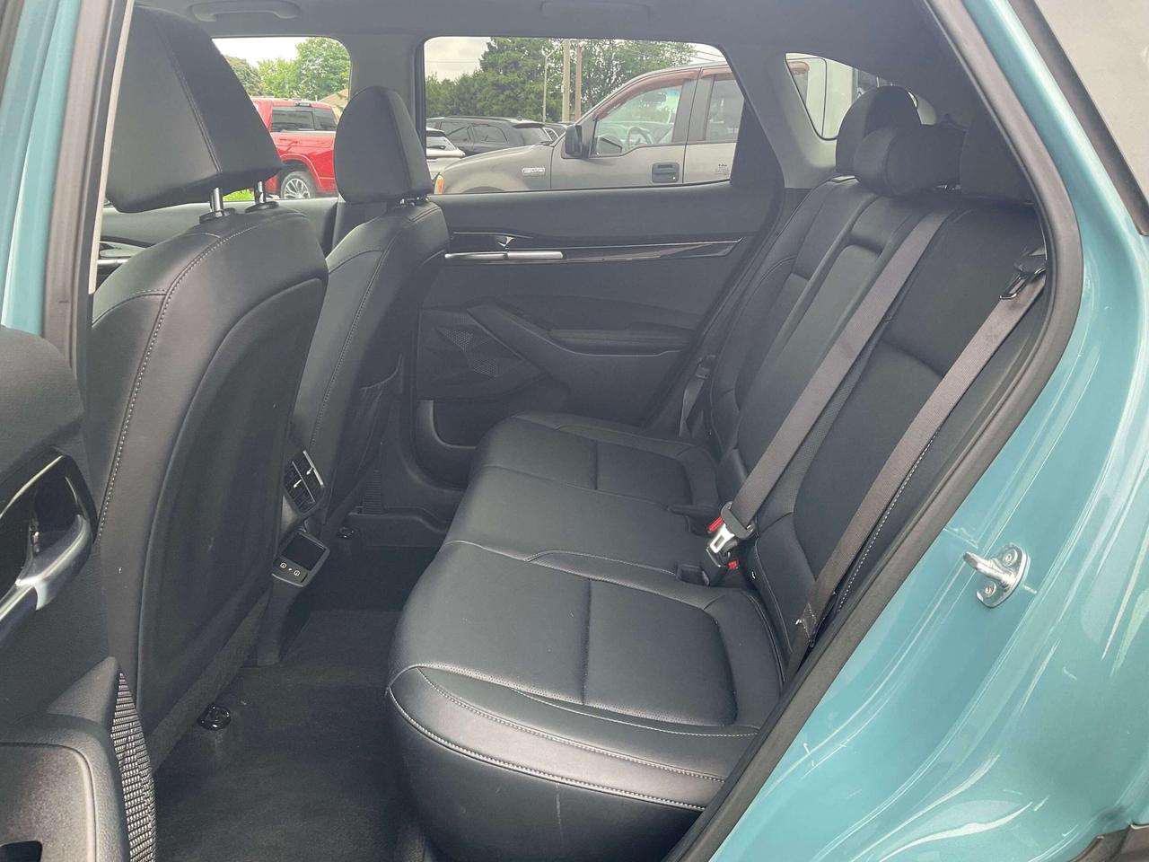 2024 Kia Seltos LEATHER / HEATED SEATS / SUNROOF Photo