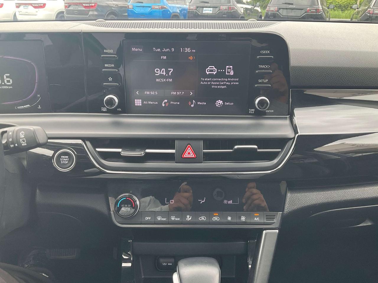 2024 Kia Seltos LEATHER / HEATED SEATS / SUNROOF Photo