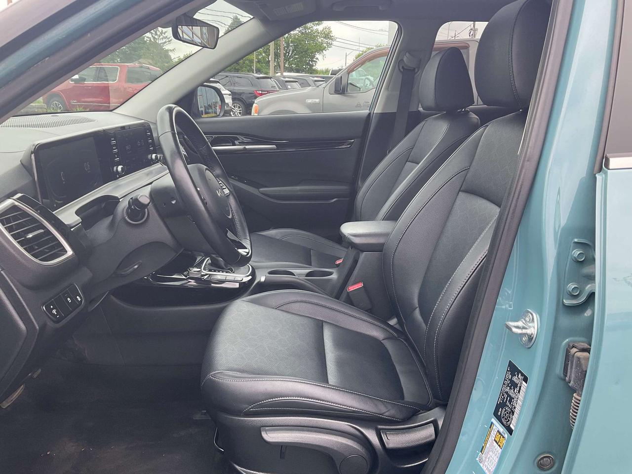 2024 Kia Seltos LEATHER / HEATED SEATS / SUNROOF Photo