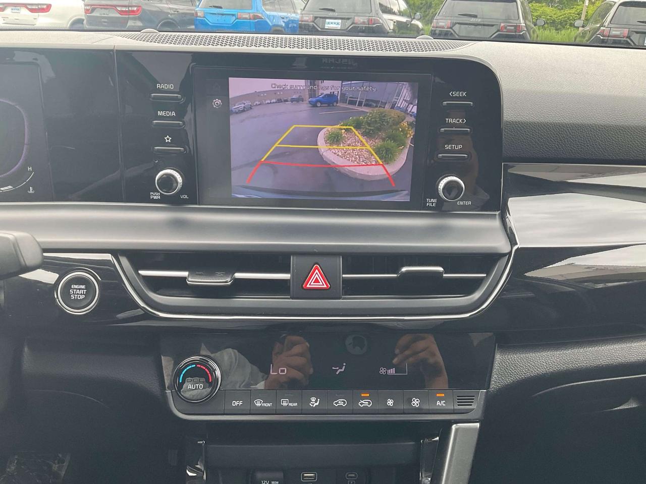 2024 Kia Seltos LEATHER / HEATED SEATS / SUNROOF Photo