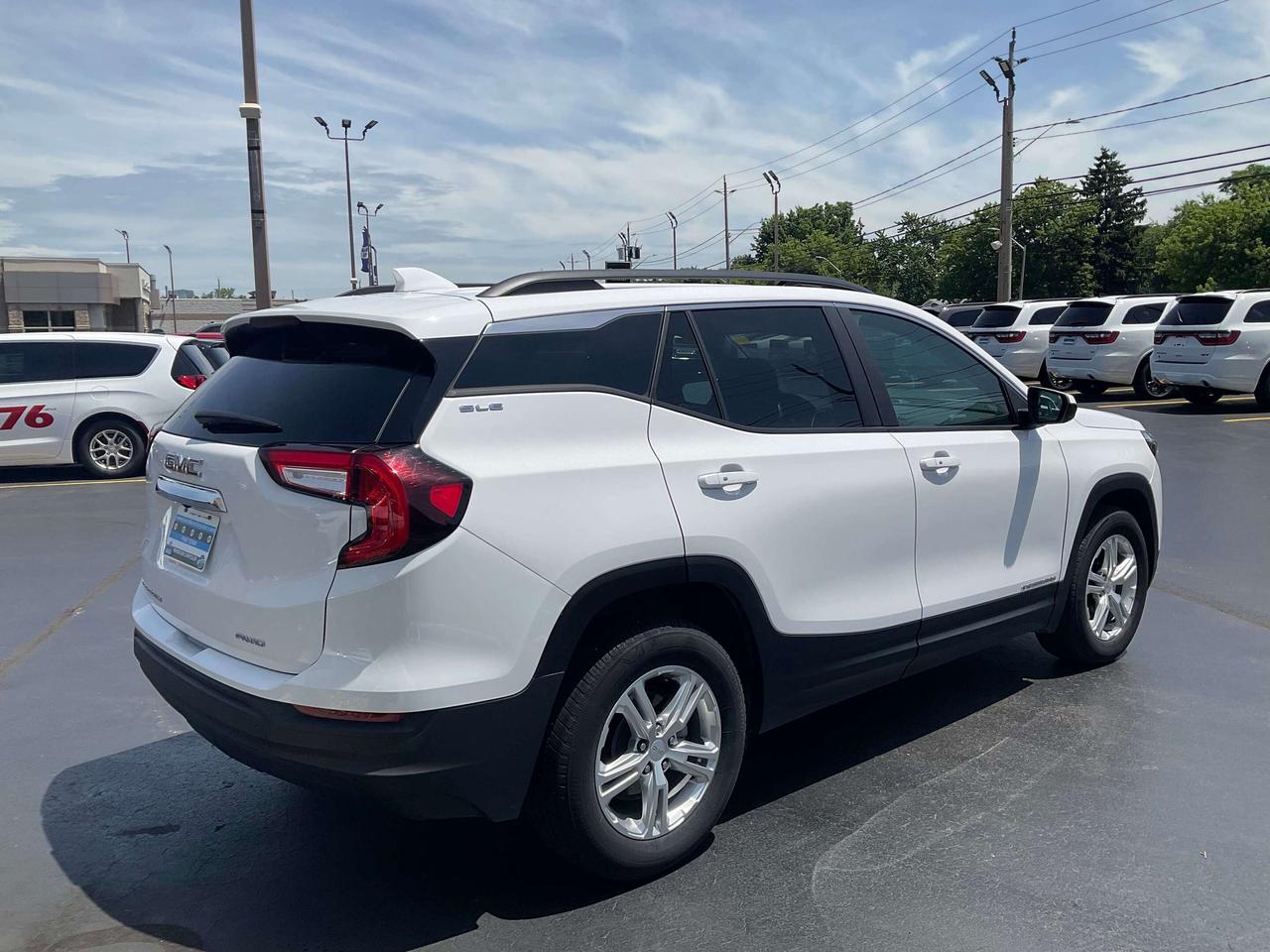2024 GMC Terrain SLE Photo