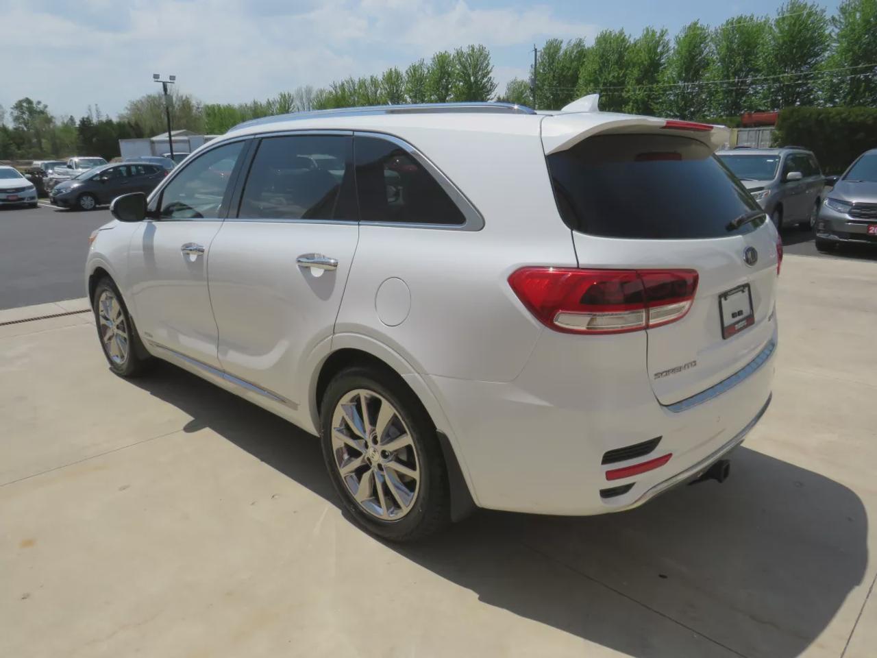2018 Kia Sorento SX V6 | Clean Carfax | 7 Passenger | Alloy Rims | Leather | Navigation | Panoramic Sunroof | Heated Front/Rear Seats | Photo