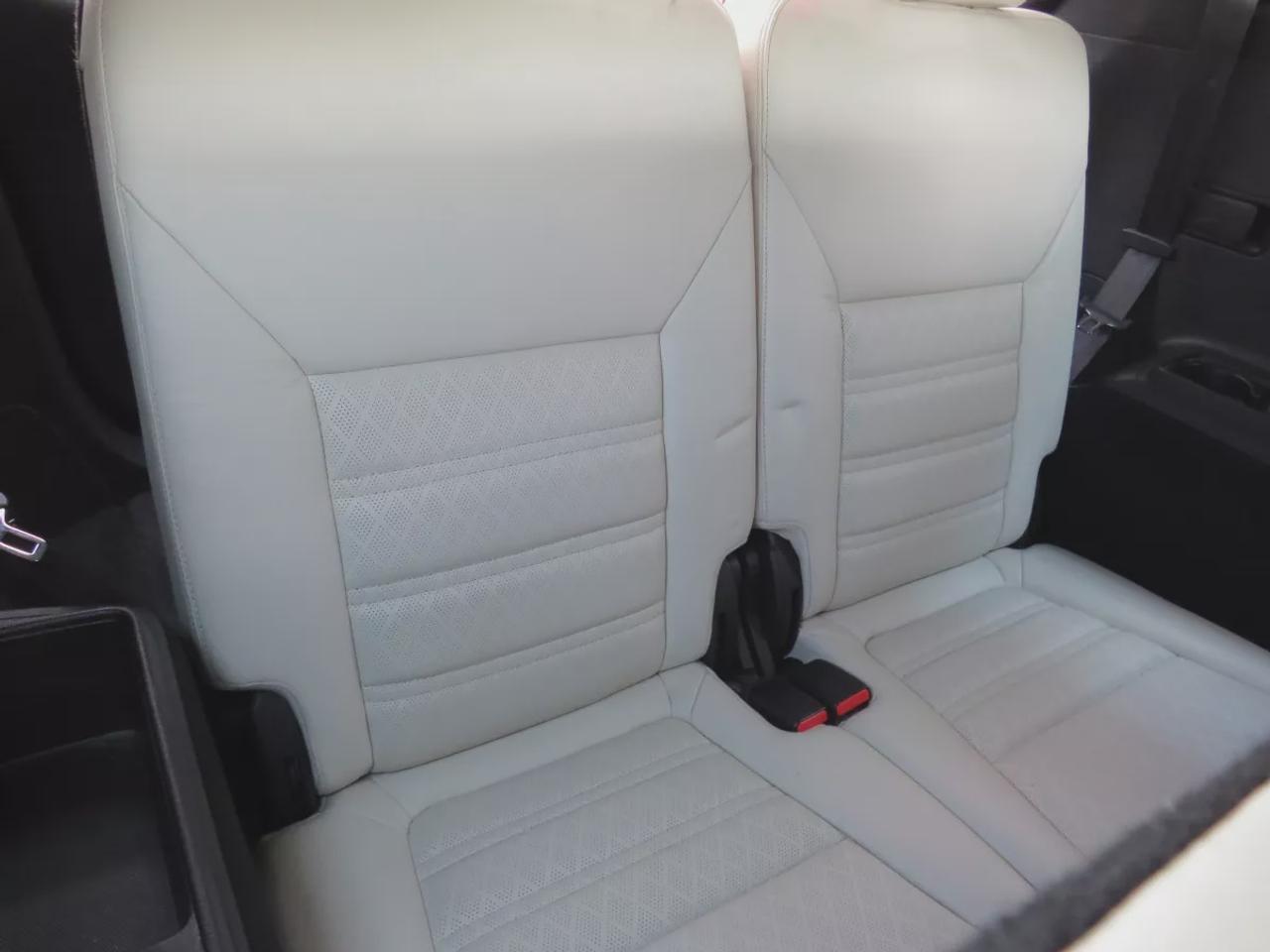2018 Kia Sorento SX V6 | Clean Carfax | 7 Passenger | Alloy Rims | Leather | Navigation | Panoramic Sunroof | Heated Front/Rear Seats | Photo