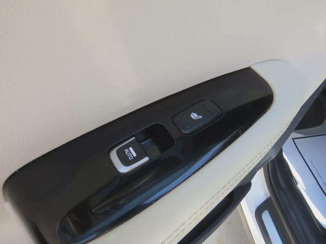 2018 Kia Sorento SX V6 | Clean Carfax | 7 Passenger | Alloy Rims | Leather | Navigation | Panoramic Sunroof | Heated Front/Rear Seats | Photo