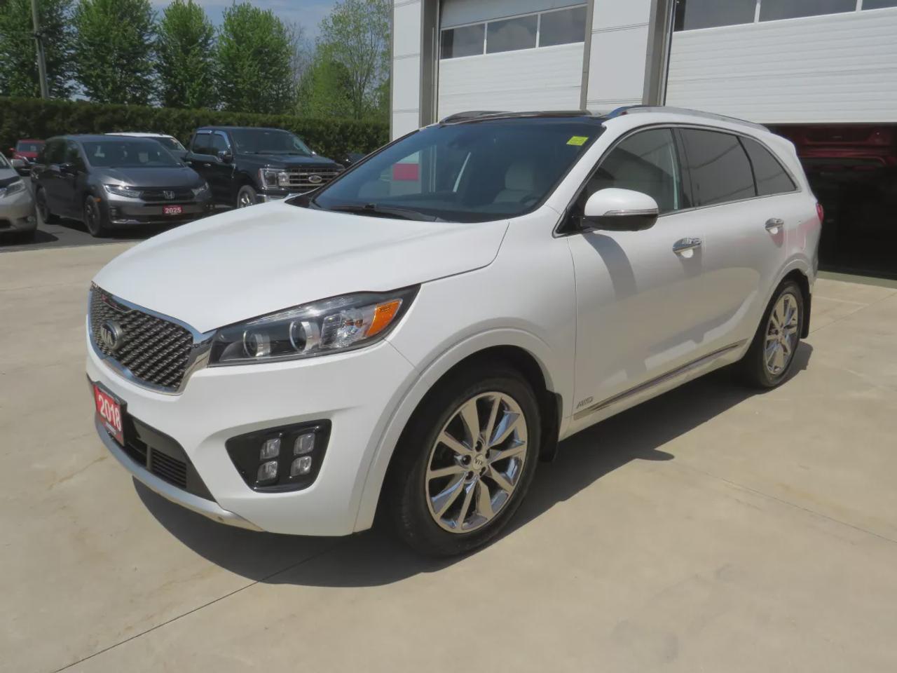 2018 Kia Sorento SX V6 | Clean Carfax | 7 Passenger | Alloy Rims | Leather | Navigation | Panoramic Sunroof | Heated Front/Rear Seats | Photo