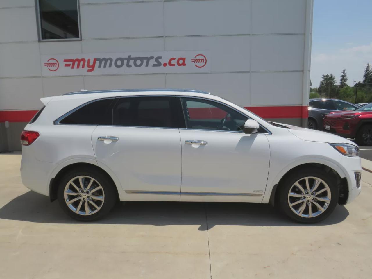 2018 Kia Sorento SX V6 | Clean Carfax | 7 Passenger | Alloy Rims | Leather | Navigation | Panoramic Sunroof | Heated Front/Rear Seats | Photo