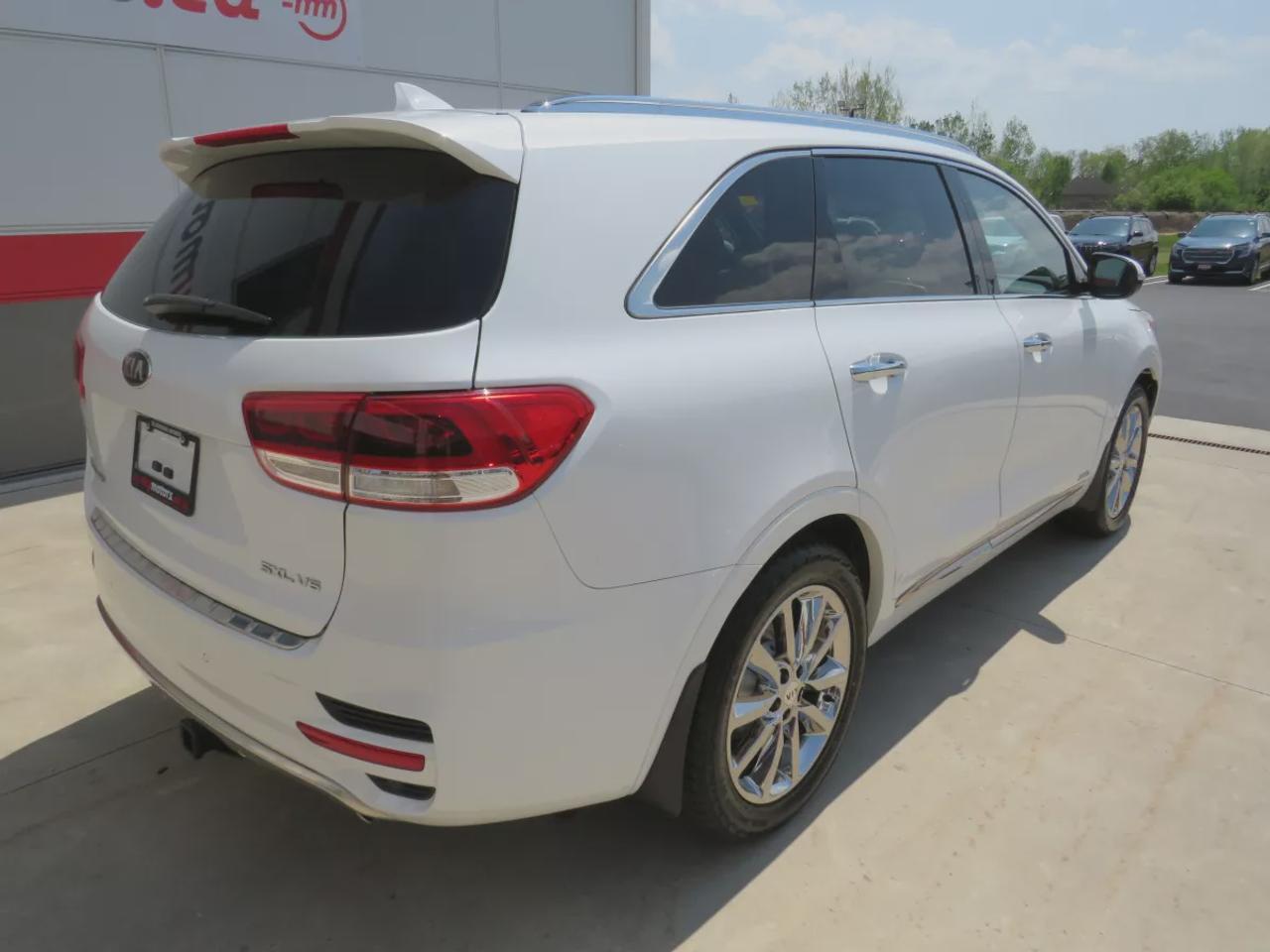 2018 Kia Sorento SX V6 | Clean Carfax | 7 Passenger | Alloy Rims | Leather | Navigation | Panoramic Sunroof | Heated Front/Rear Seats | Photo