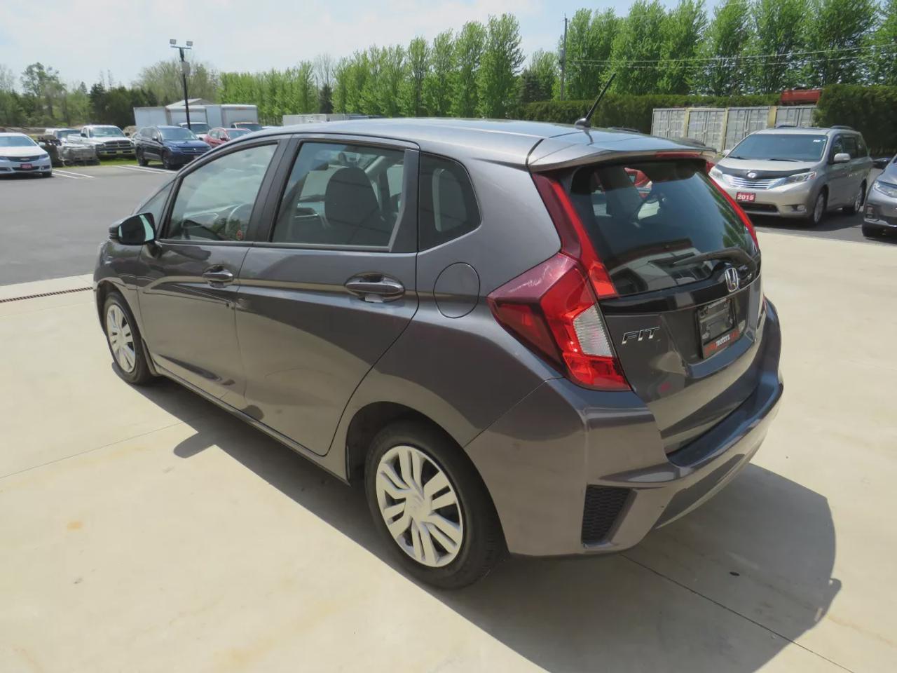 2016 Honda Fit LX | Clean Carfax | Digital Touchscreen | Reverse Camera | AC | Cruise Control | USB and HDMI| Heated Seats | Photo2