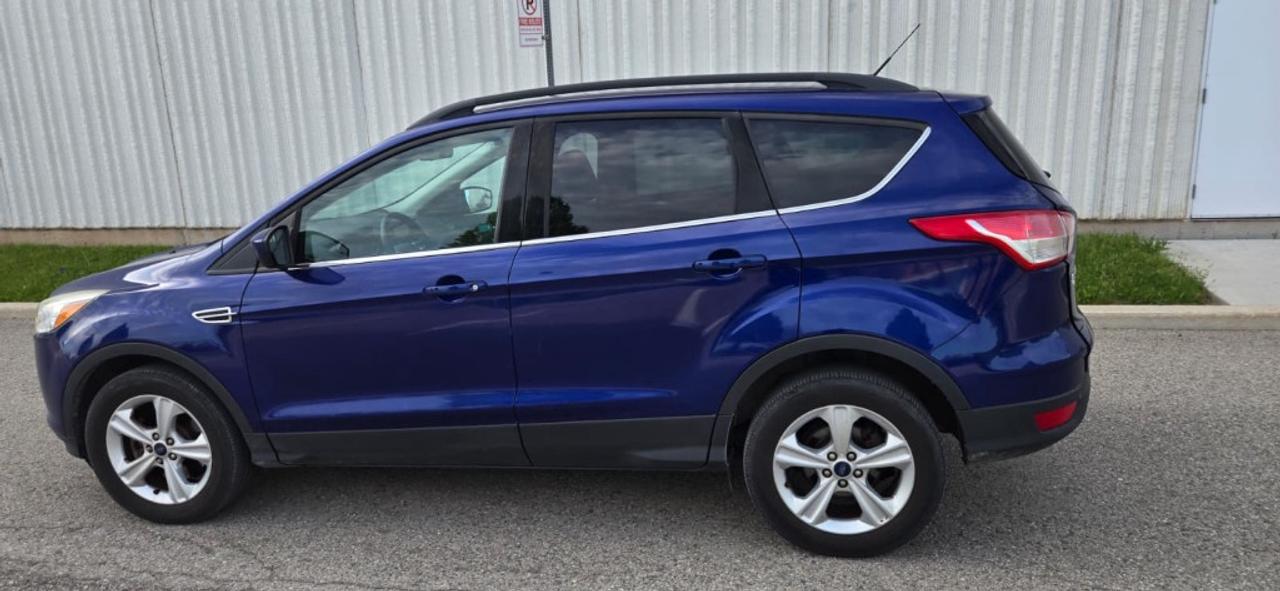 2015 Ford Escape SE 4dr Front-wheel Drive Automatic Photo