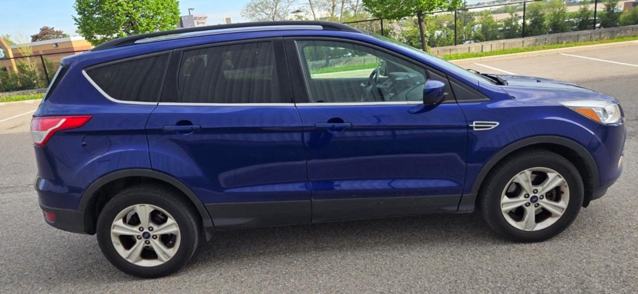 2015 Ford Escape SE 4dr Front-wheel Drive Automatic Photo