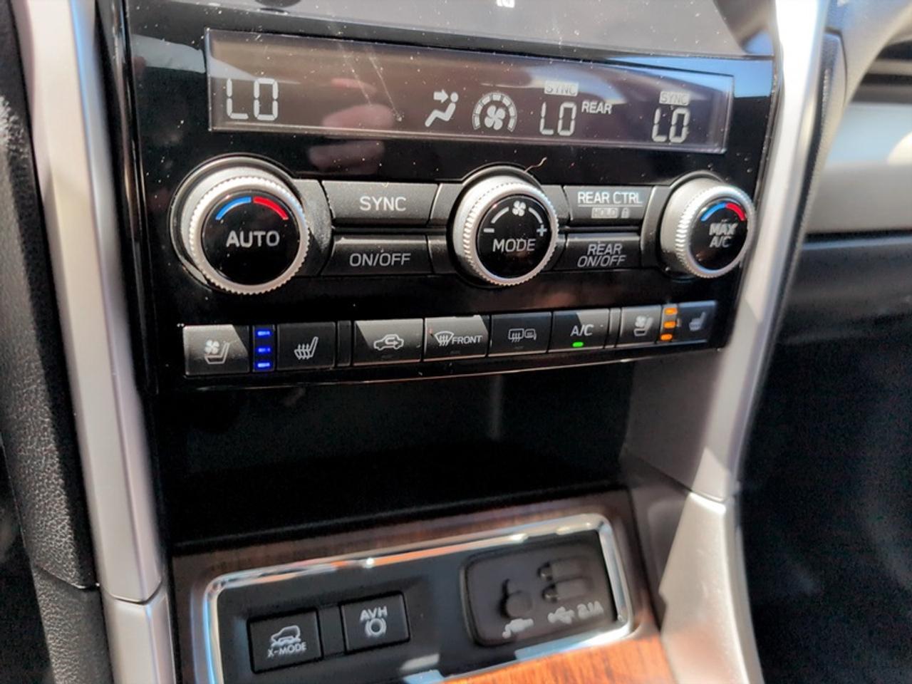 2019 Subaru ASCENT Premier  **CLEAN CARFAX** Photo