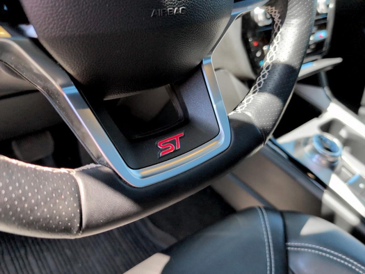 2022 Ford Explorer ST w/Premium Tech Pkg Photo
