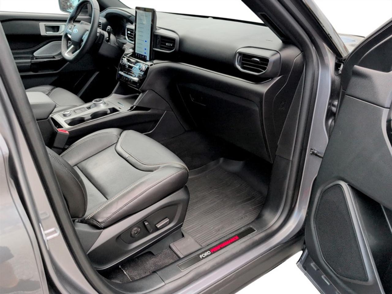 2022 Ford Explorer ST w/Premium Tech Pkg  *LOW MILEAGE* Photo