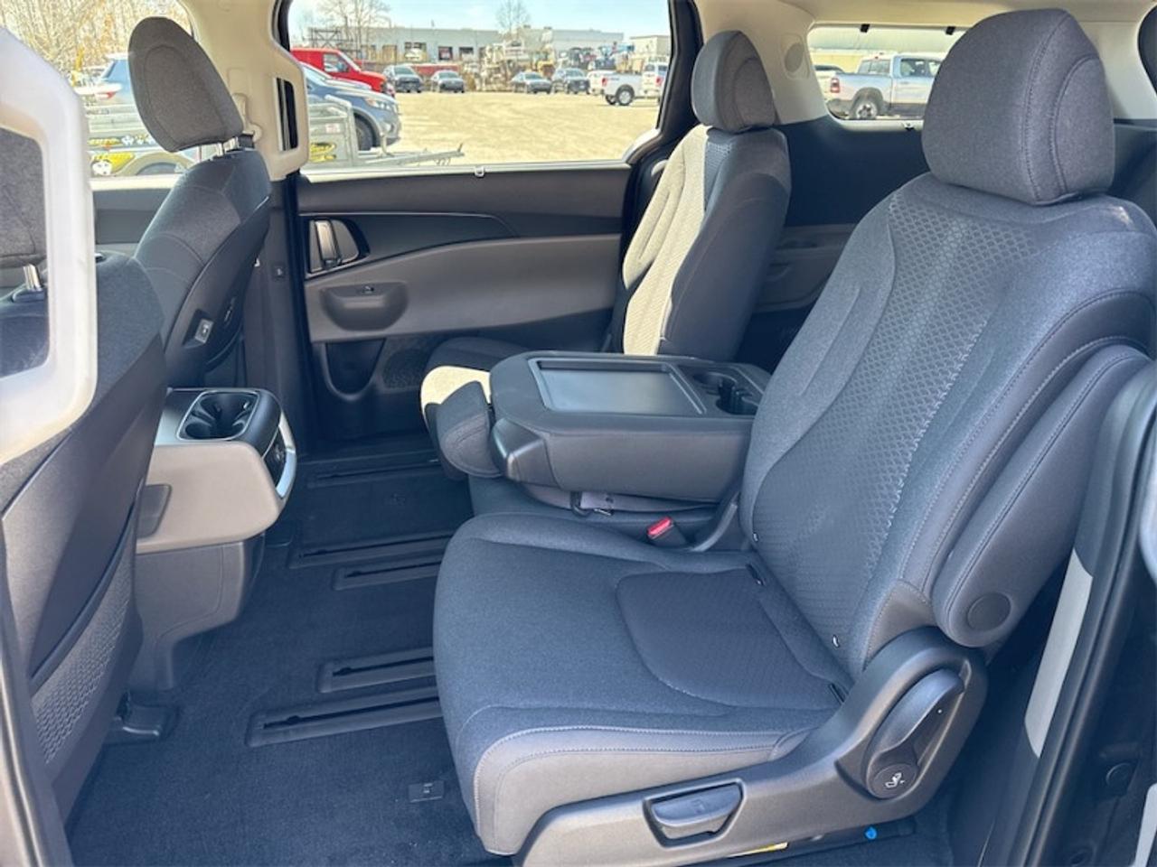 2026 Kia Carnival Hybrid LX+  Power Liftgate - $352 B/W Photo