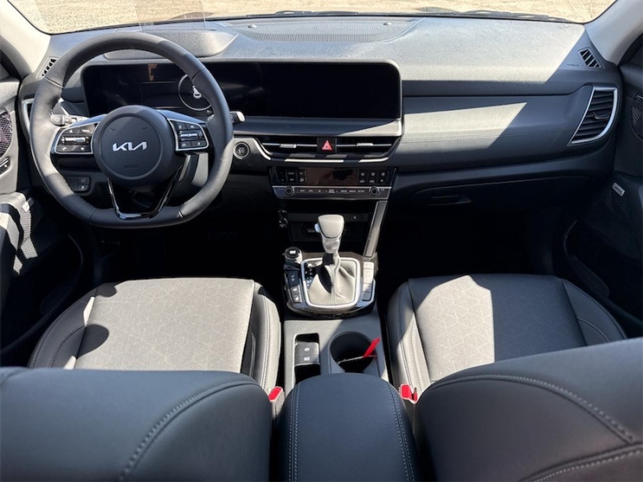 2026 Kia Seltos SX  Heads Up Display - $278 B/W Photo