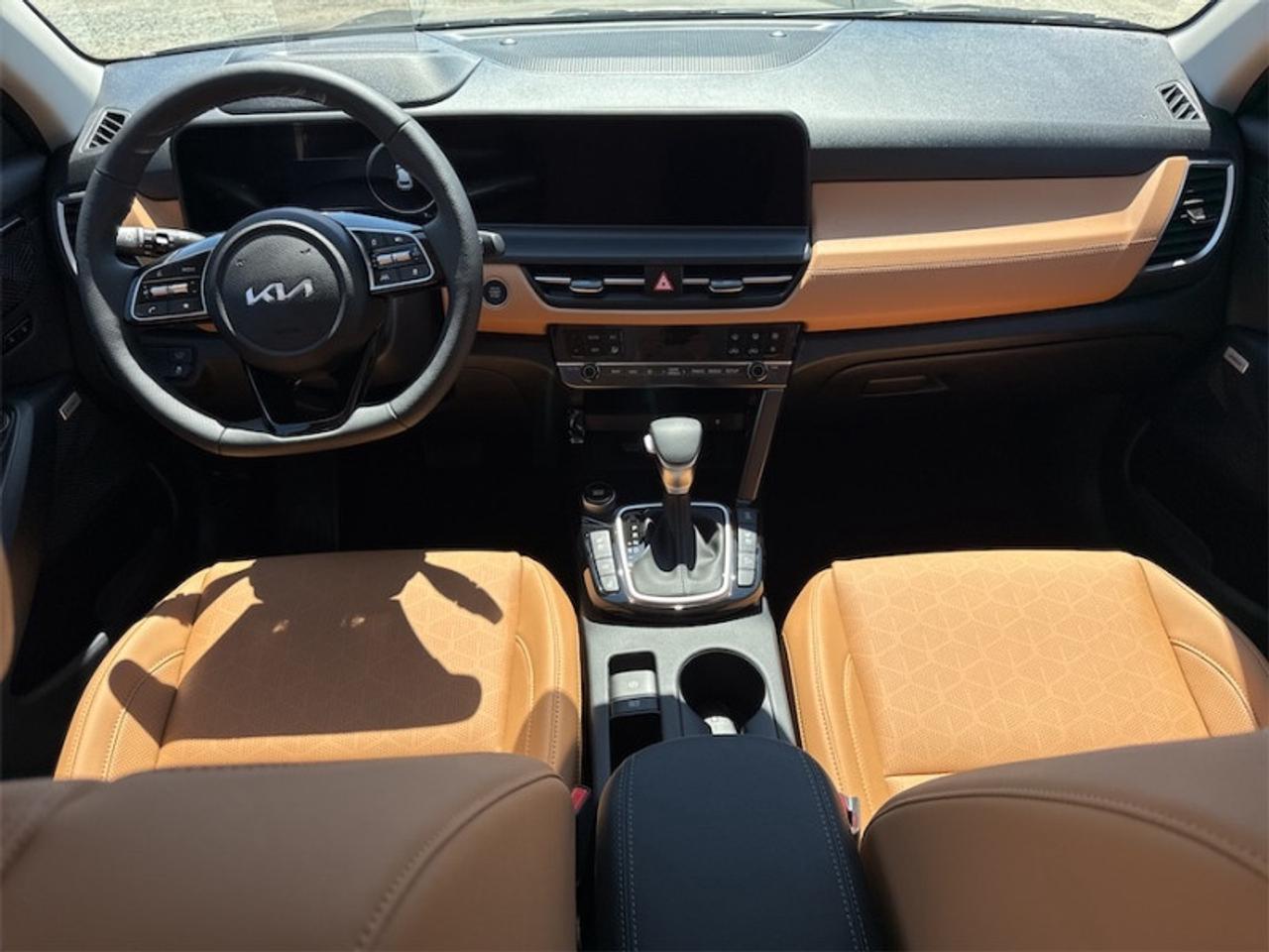 2026 Kia Seltos SX  Heads Up Display - $278 B/W Photo3