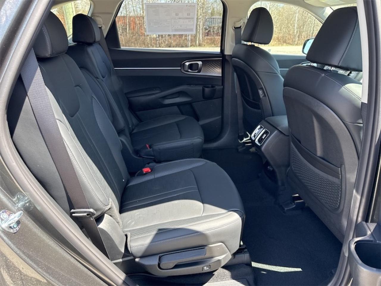 2026 Kia Sorento Hybrid EX  6 Passenger - $338 B/W Photo