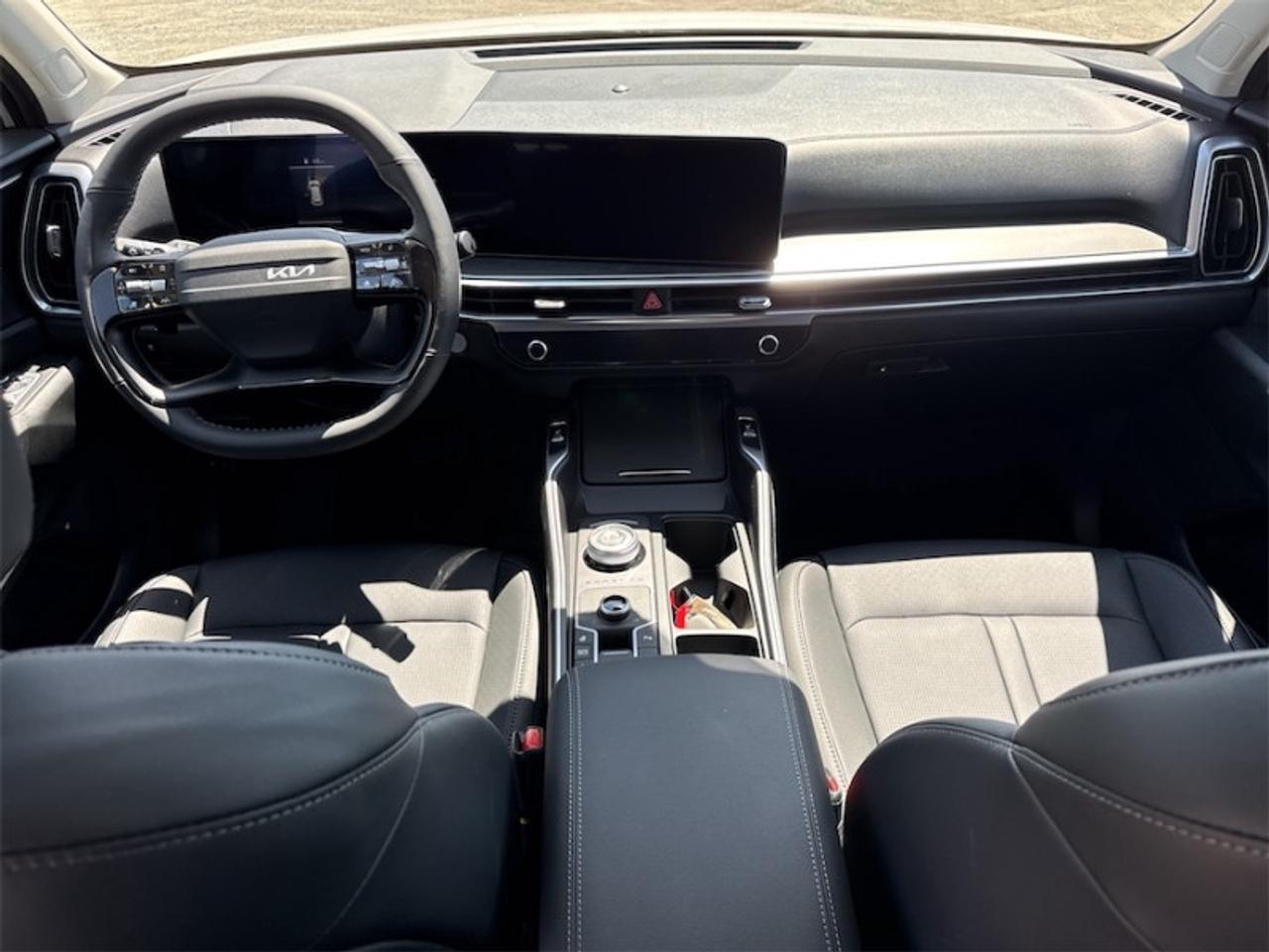 2026 Kia Sorento Hybrid EX  6 Passenger - $338 B/W Photo