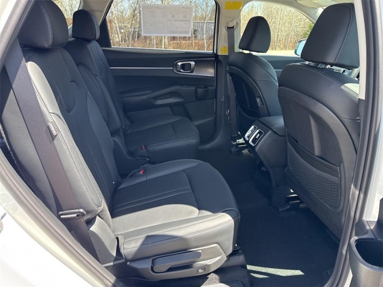 2026 Kia Sorento Hybrid EX  6 Passenger - $338 B/W Photo