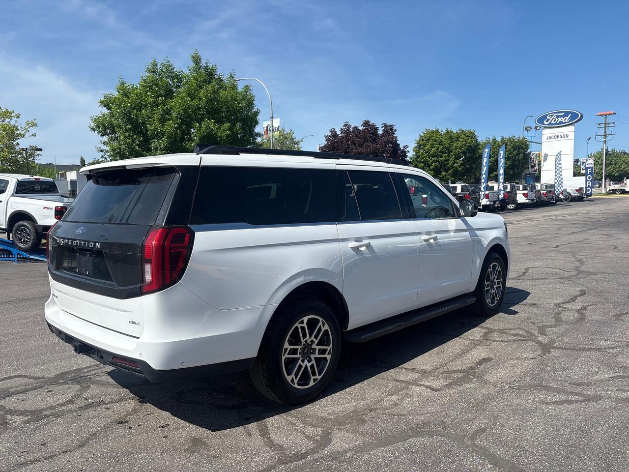 2025 Ford Expedition Active Max Photo4