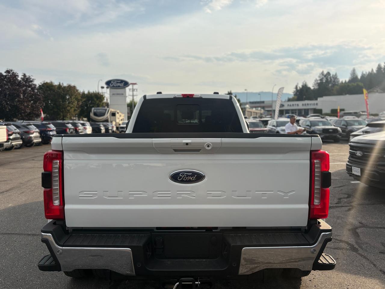 2026 Ford F-450 Super Duty DRW Lariat Photo3