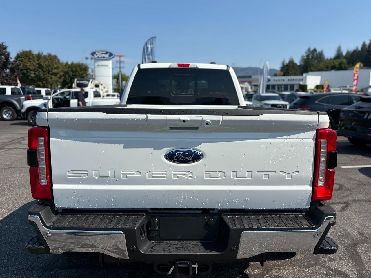 2026 Ford F-450 Super Duty DRW Lariat Photo3