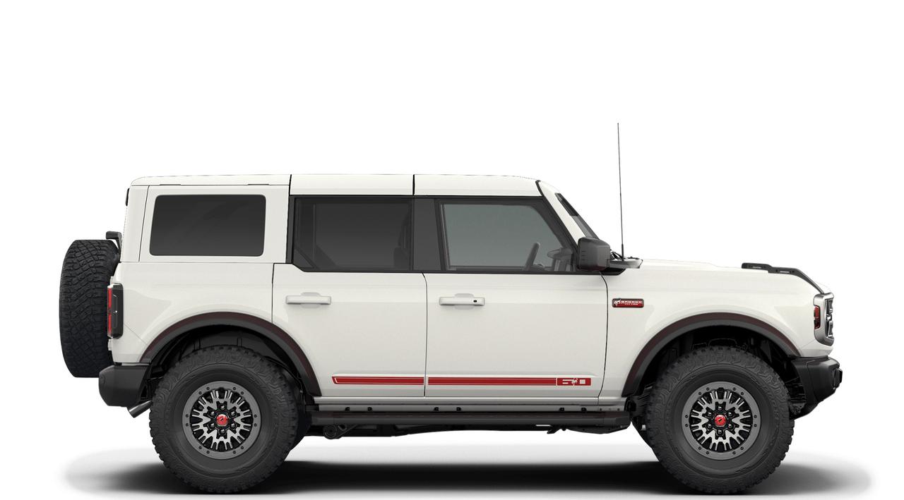 2026 Ford Bronco Outer Banks Photo4