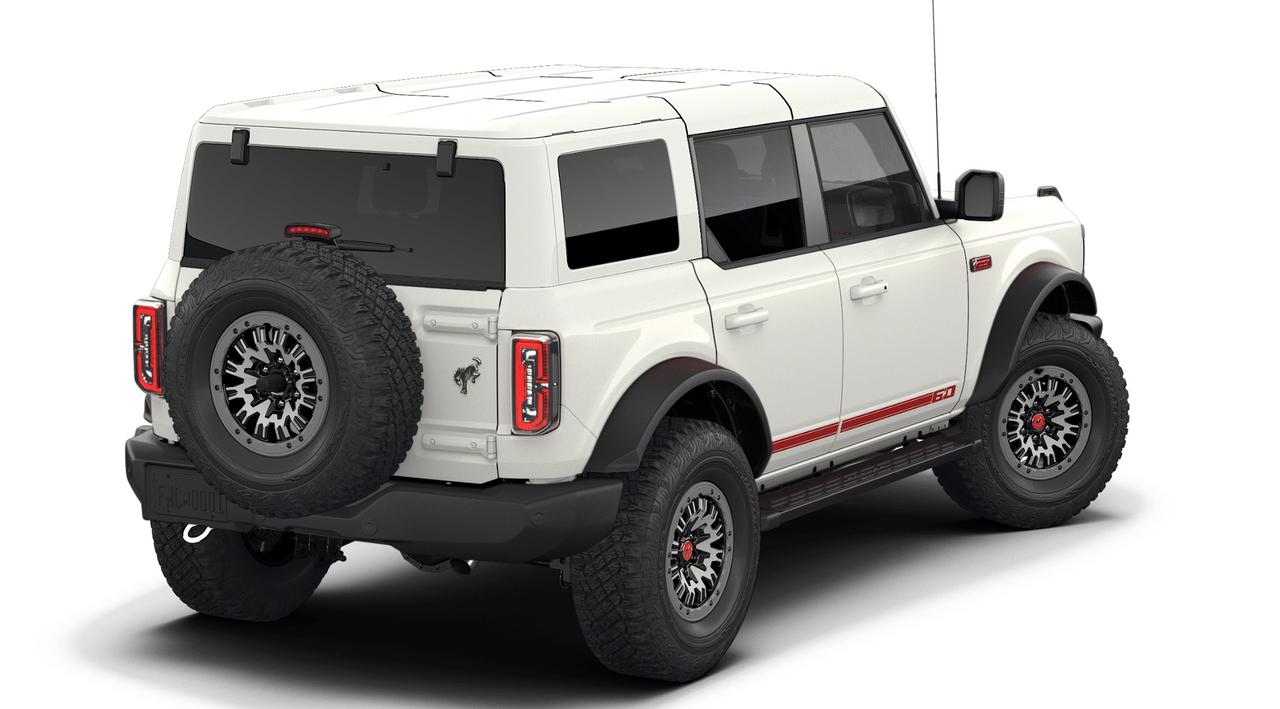 2026 Ford Bronco Outer Banks Photo2
