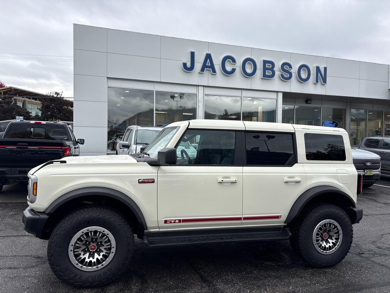2026 Ford Bronco Outer Banks Photo1