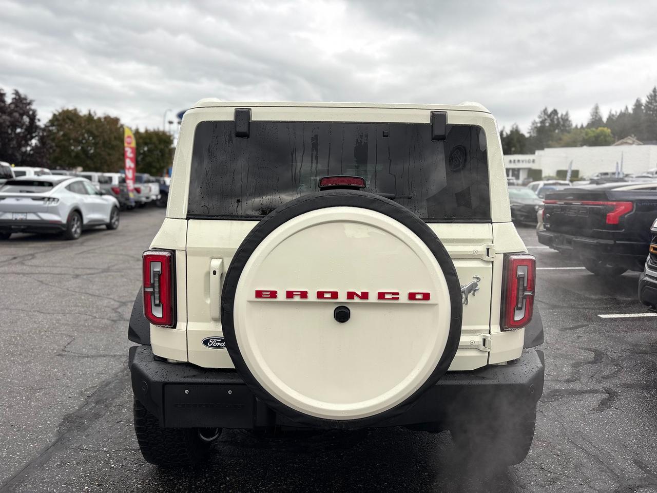 2026 Ford Bronco Outer Banks Photo3