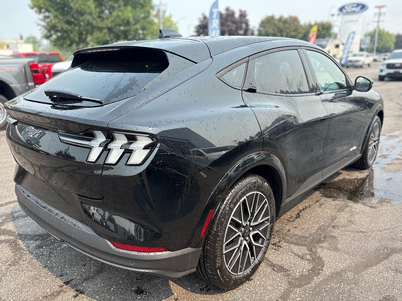 2026 Ford Mustang Mach-E Premium Photo4