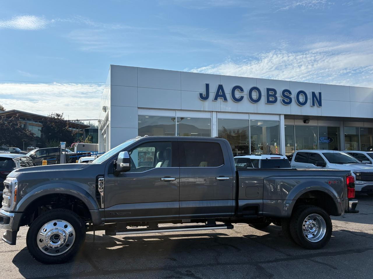 2026 Ford F-450 Super Duty DRW Lariat Photo1