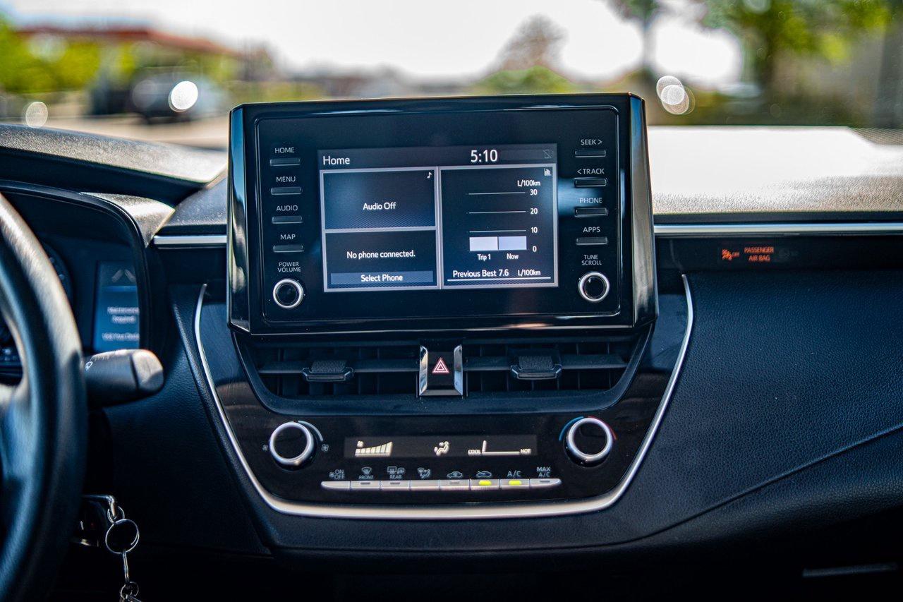 2022 Toyota Corolla LE Photo