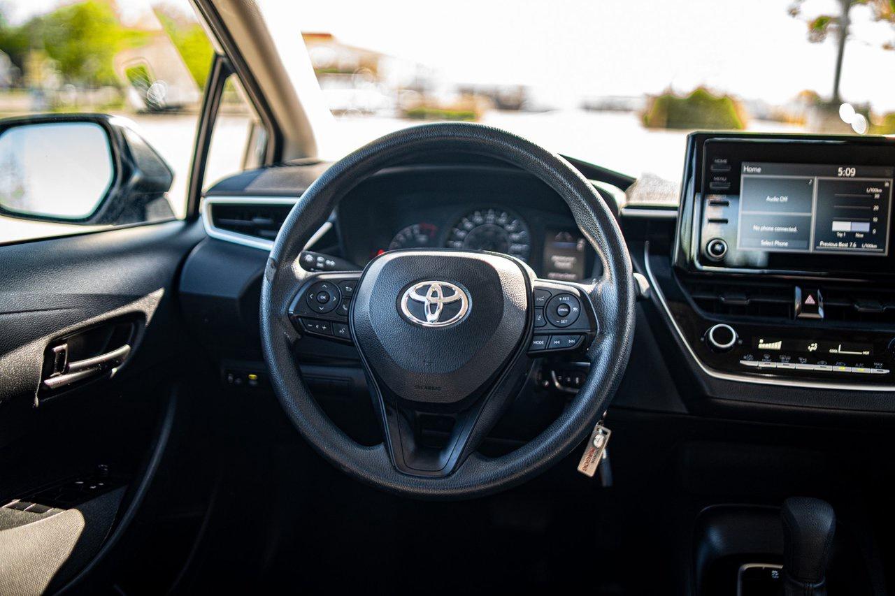 2022 Toyota Corolla LE Photo