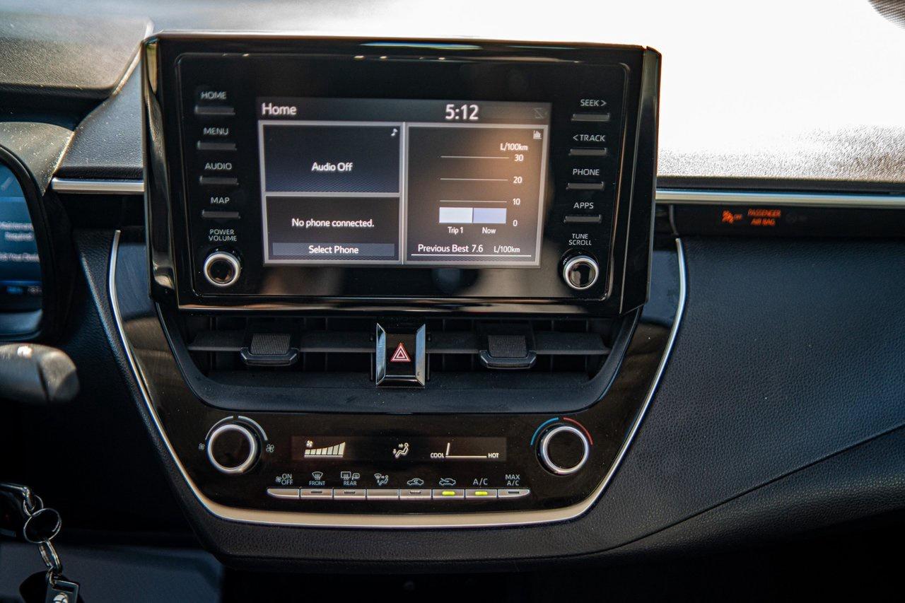 2022 Toyota Corolla LE Photo