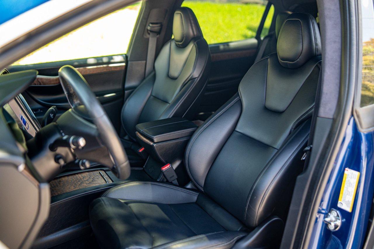 2020 Tesla Model X LONG RANGE AWD Photo