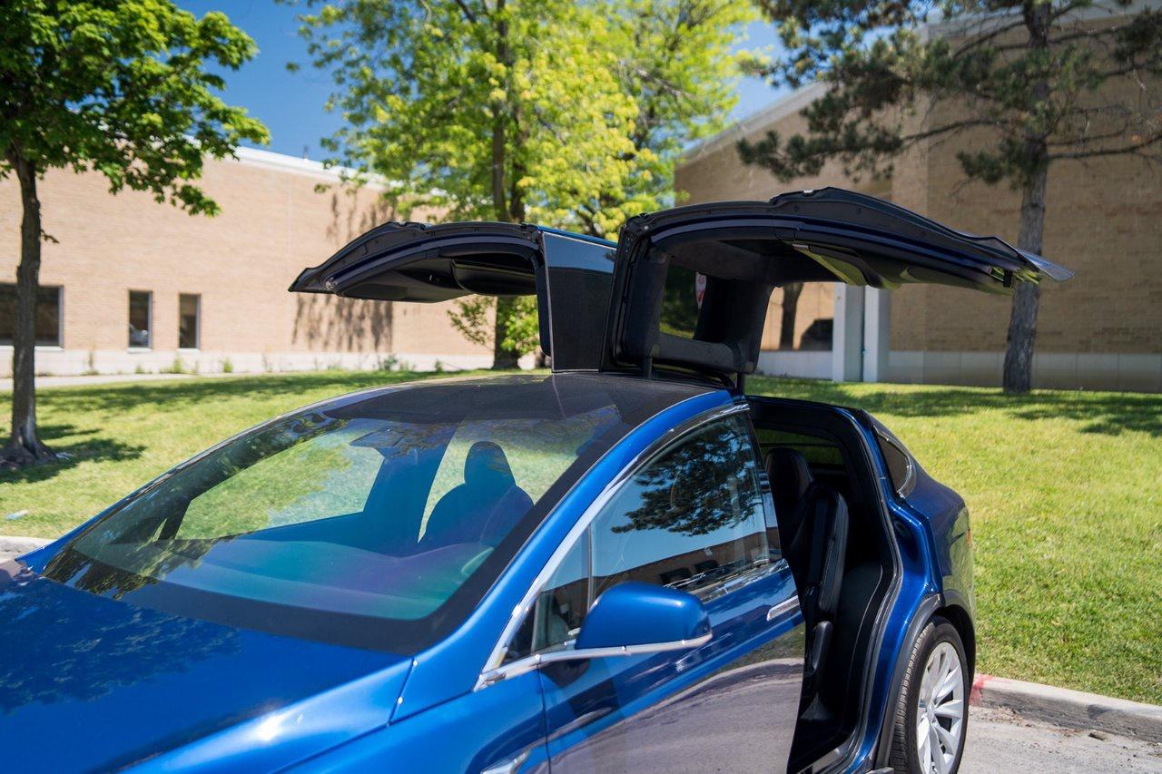 2020 Tesla Model X LONG RANGE AWD Photo