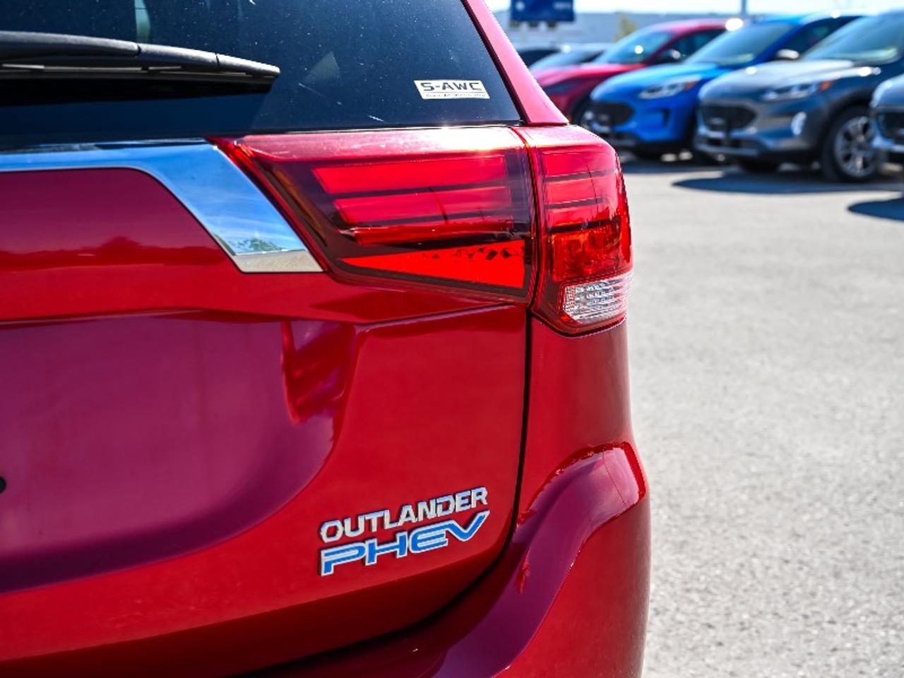 2018 Mitsubishi Outlander Phev GT Photo
