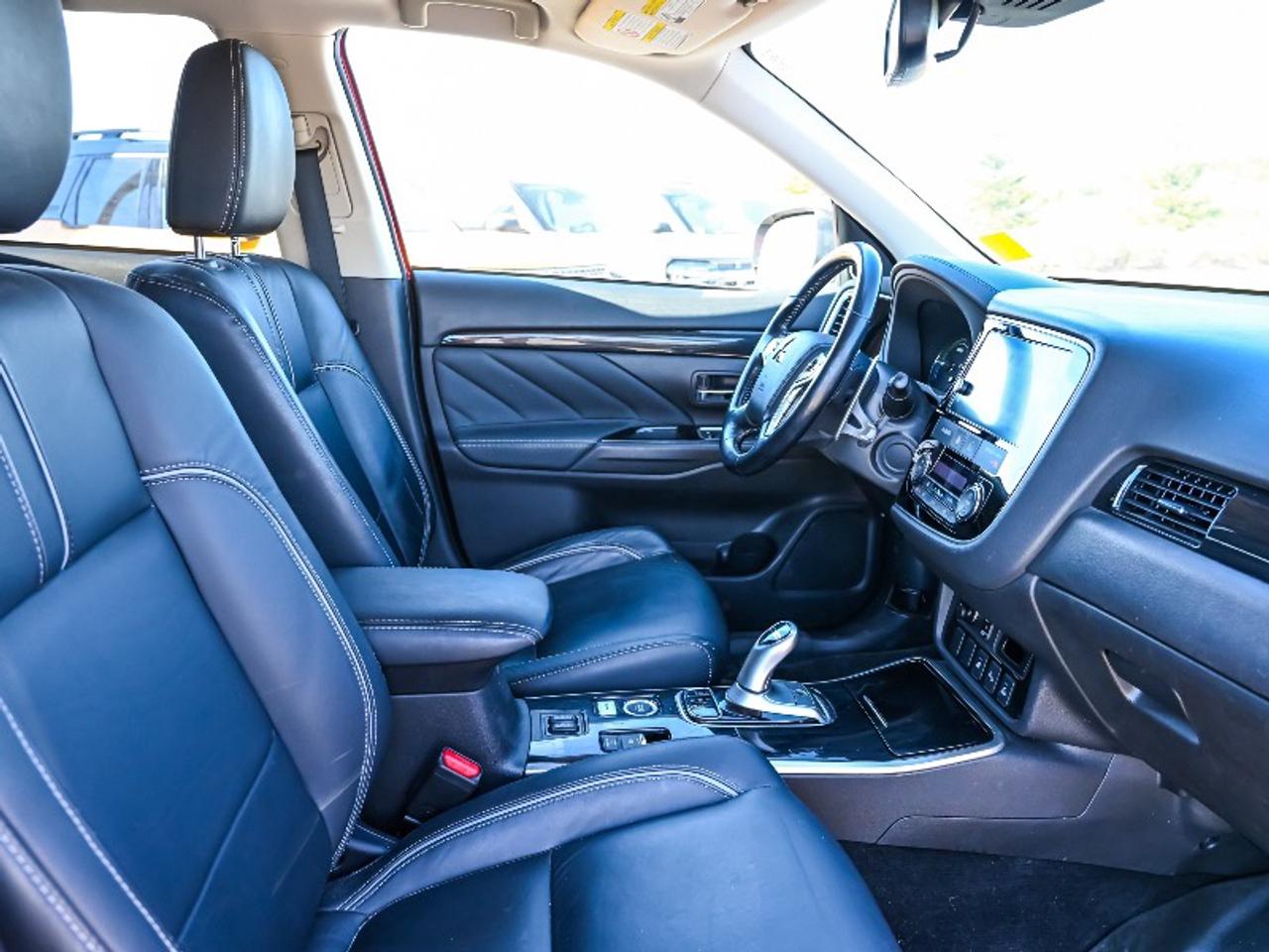 2018 Mitsubishi Outlander Phev GT Photo