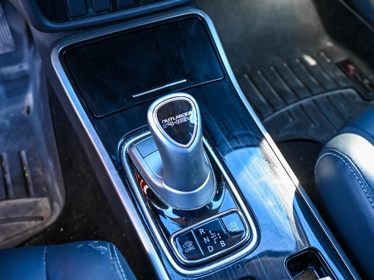 2018 Mitsubishi Outlander Phev GT Photo