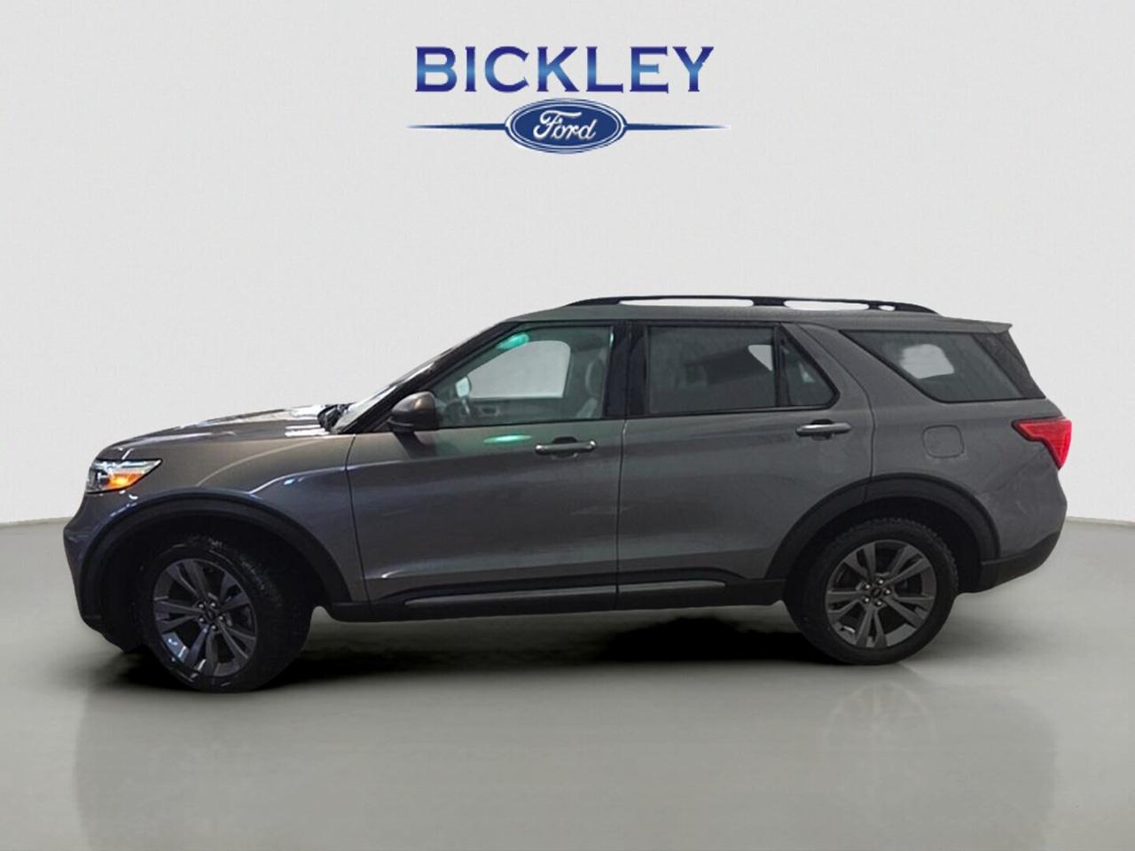 2021 Ford Explorer XLT Photo2