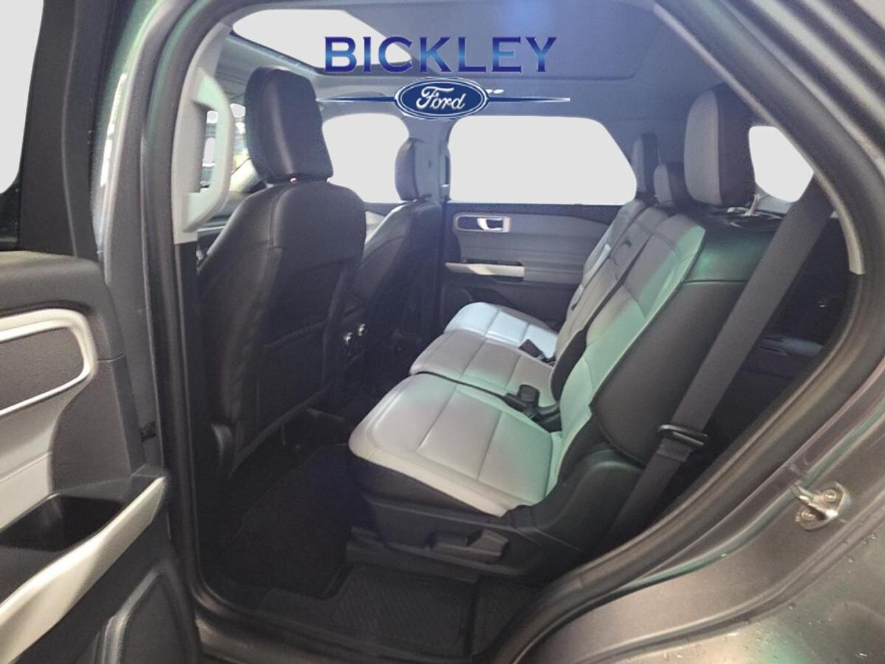 2021 Ford Explorer XLT Photo