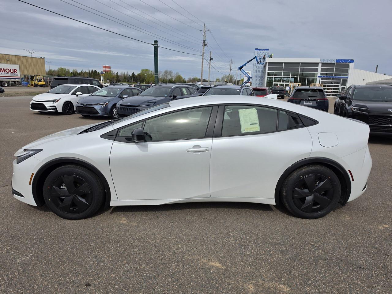 2025 Toyota Prius Plug-In Hybrid PRIUS PLUG-IN HYBRID SE - PREM Photo1